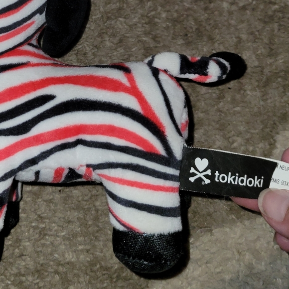 Tokidoki Aurora 7.5" Zamba Unicorn - Picture 9 of 9